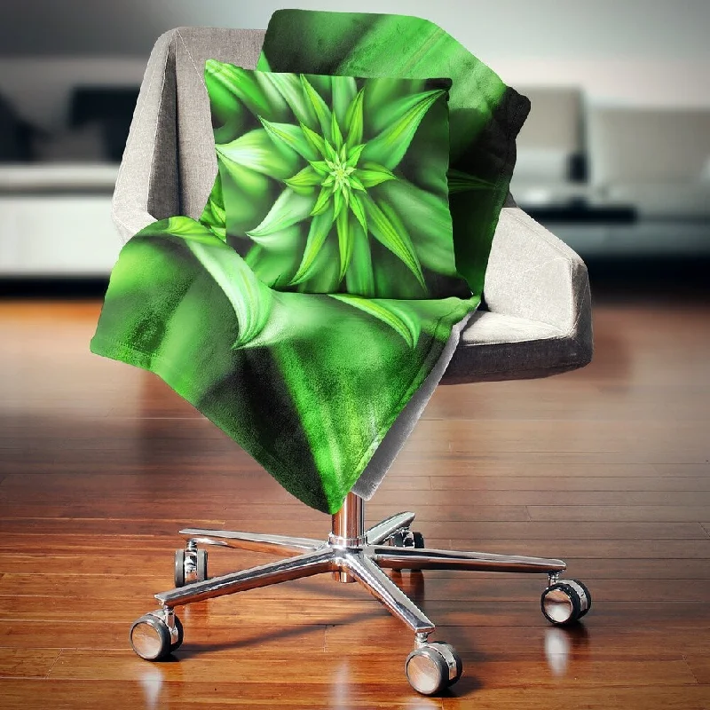 Linen blankets with a rustic and textured lookLinen blankets with a rustic and textured lookDesignart 'Exotic Green Flower Petals' Floral Throw Blanket Linen blankets with a rustic and textured lookLinen blankets with a rustic and textured lookDesignart 'Exotic Green Flower Petals' Floral Throw Blanket