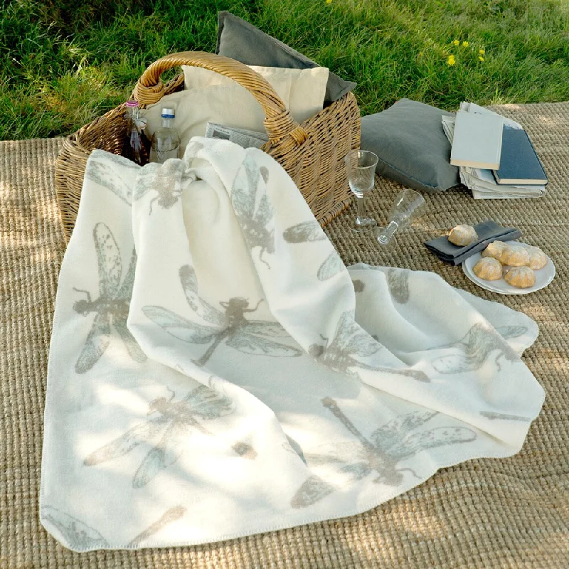 Queen - size blankets for standard - sized bedsQueen - size blankets for standard - sized bedsIBENA Sorrento Dragonfly Jacquard Throw Blanket Queen - size blankets for standard - sized bedsQueen - size blankets for standard - sized bedsIBENA Sorrento Dragonfly Jacquard Throw Blanket