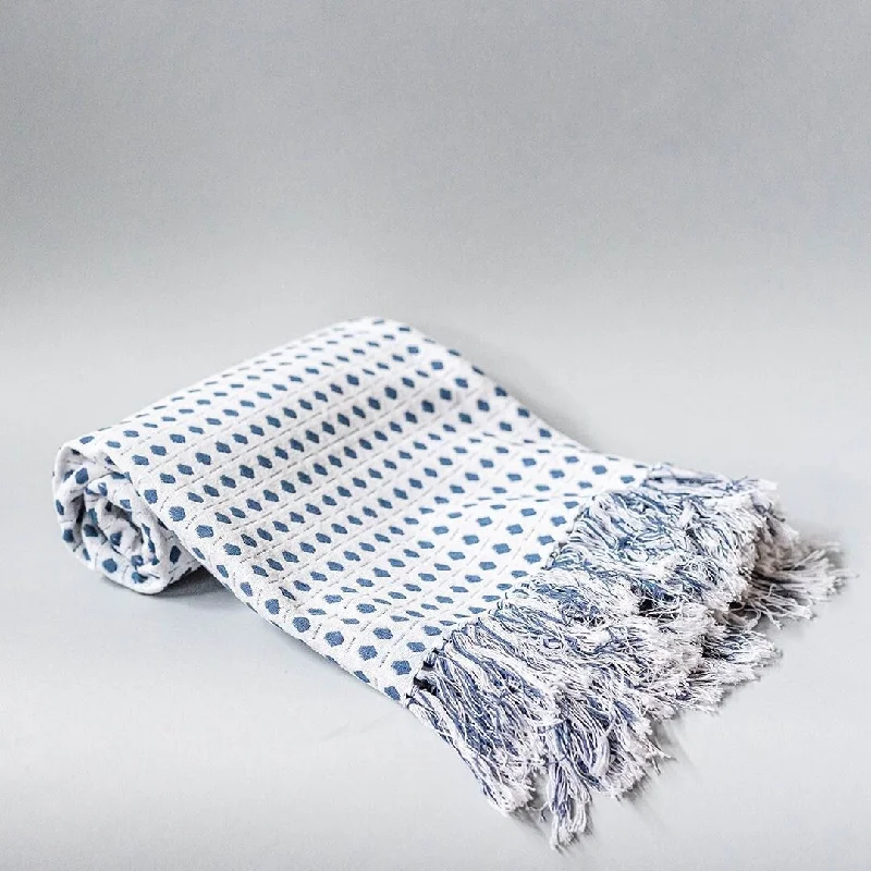 Alpaca wool blankets for a hypoallergenic and warm optionAlpaca wool blankets for a hypoallergenic and warm optionWhite With Blue Diamonds And Tassels Cotton Throw Alpaca wool blankets for a hypoallergenic and warm optionAlpaca wool blankets for a hypoallergenic and warm optionWhite With Blue Diamonds And Tassels Cotton Throw