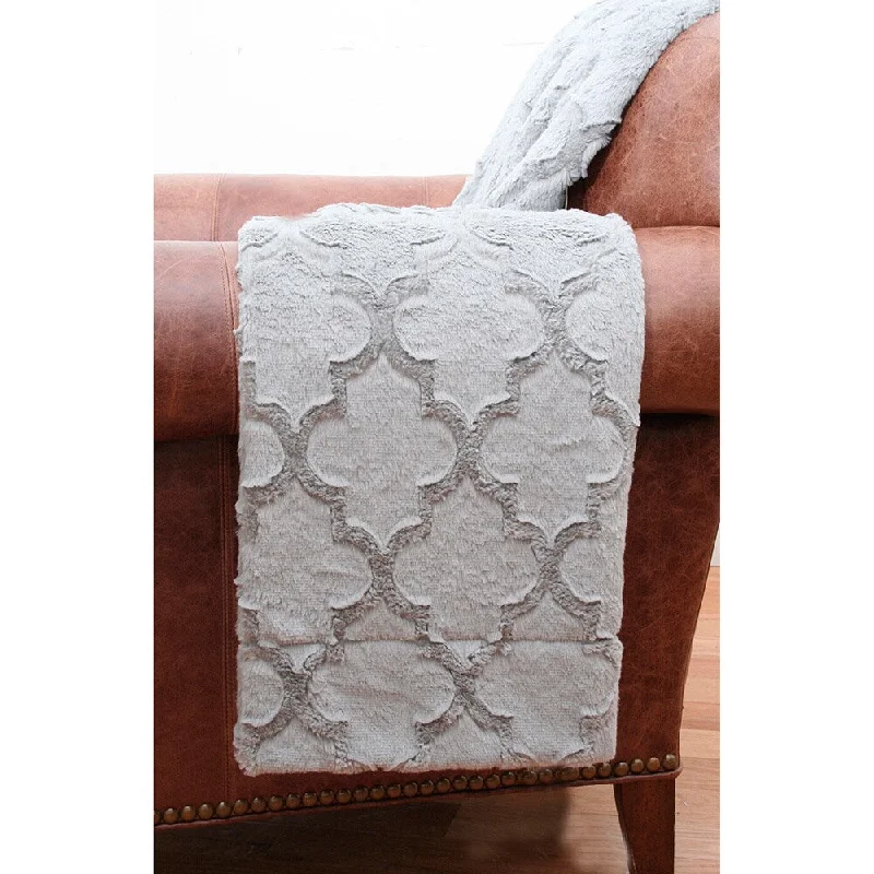 Linen blankets with a rustic and textured lookLinen blankets with a rustic and textured lookMargo Quatrafoil Faux-fur Throw Linen blankets with a rustic and textured lookLinen blankets with a rustic and textured lookMargo Quatrafoil Faux-fur Throw