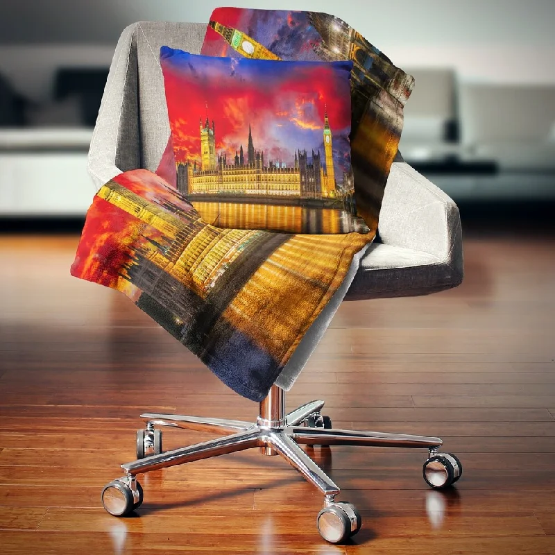 Queen - size blankets for standard - sized bedsQueen - size blankets for standard - sized bedsDesignart 'House of Parliament at River Thames' Modern Cityscape Throw Blanket Queen - size blankets for standard - sized bedsQueen - size blankets for standard - sized bedsDesignart 'House of Parliament at River Thames' Modern Cityscape Throw Blanket