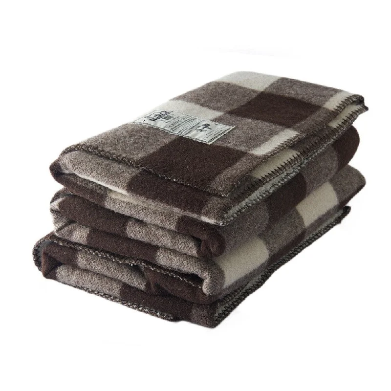 Silk blankets with a smooth and elegant touchSilk blankets with a smooth and elegant touchWoolrich 92480 Sherpa Rough Rider Chocolate Throw Silk blankets with a smooth and elegant touchSilk blankets with a smooth and elegant touchWoolrich 92480 Sherpa Rough Rider Chocolate Throw
