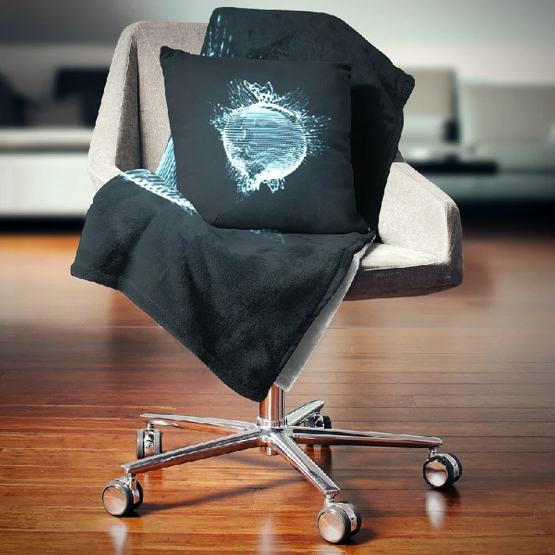 Queen - size blankets for standard - sized bedsQueen - size blankets for standard - sized bedsDesignart 'Glowing Blue 3D Sphere' Abstract Throw Blanket Queen - size blankets for standard - sized bedsQueen - size blankets for standard - sized bedsDesignart 'Glowing Blue 3D Sphere' Abstract Throw Blanket