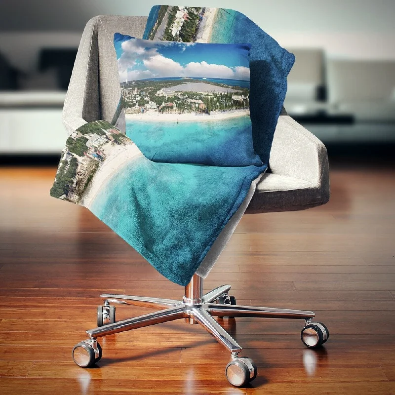 Fleece blankets for a cozy and plush textureFleece blankets for a cozy and plush textureDesignart 'Caribbean Coast Tropical Panorama' Seascape Throw Blanket Fleece blankets for a cozy and plush textureFleece blankets for a cozy and plush textureDesignart 'Caribbean Coast Tropical Panorama' Seascape Throw Blanket