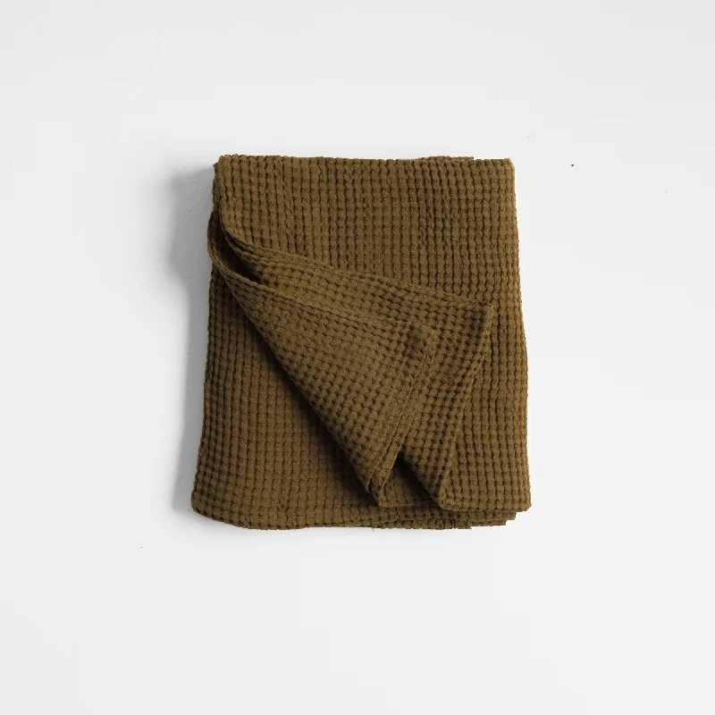 Linen blankets with a rustic and textured lookLinen blankets with a rustic and textured lookOlive Linen Waffle Blanket Linen blankets with a rustic and textured lookLinen blankets with a rustic and textured lookOlive Linen Waffle Blanket