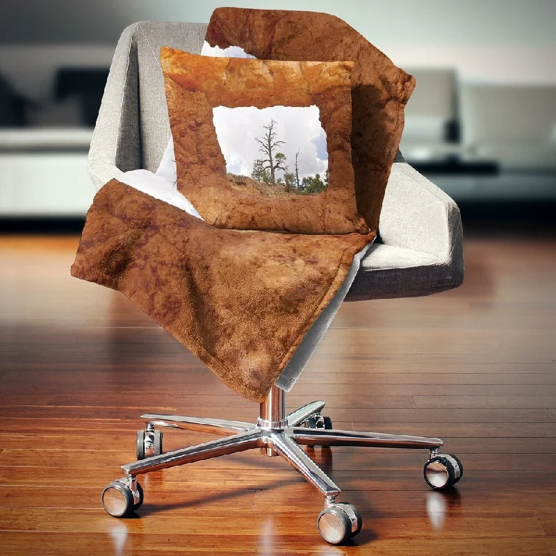 Linen blankets with a rustic and textured lookLinen blankets with a rustic and textured lookDesignart 'Sky through Red Canyon Window' Contemporary Landscape Fleece Throw Blanket Linen blankets with a rustic and textured lookLinen blankets with a rustic and textured lookDesignart 'Sky through Red Canyon Window' Contemporary Landscape Fleece Throw Blanket