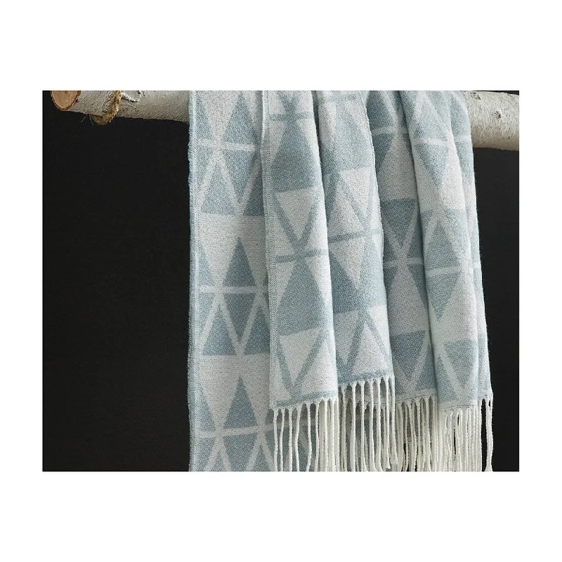 Linen blankets with a rustic and textured lookLinen blankets with a rustic and textured lookSignature Design by Ashley Noemi Throw Linen blankets with a rustic and textured lookLinen blankets with a rustic and textured lookSignature Design by Ashley Noemi Throw