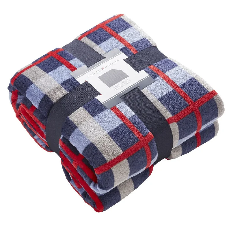 Alpaca wool blankets for a hypoallergenic and warm optionAlpaca wool blankets for a hypoallergenic and warm optionTommy Hilfiger Multicolored Plush Printed Throw Alpaca wool blankets for a hypoallergenic and warm optionAlpaca wool blankets for a hypoallergenic and warm optionTommy Hilfiger Multicolored Plush Printed Throw