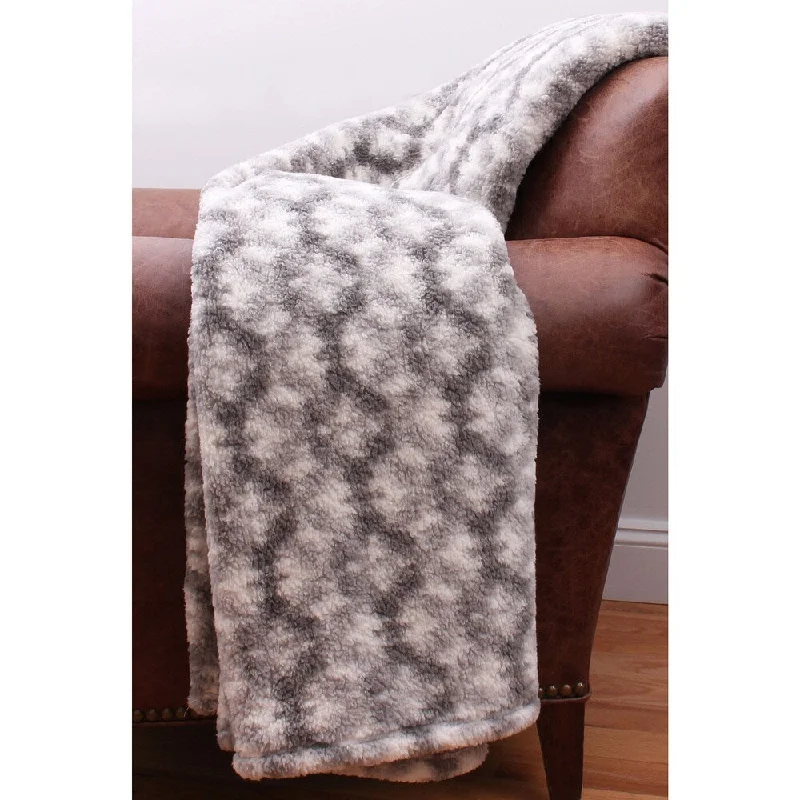 Cashmere blankets for ultimate softness and luxuryCashmere blankets for ultimate softness and luxuryThro by Marlo Lorenz Quinto Printed Sherpa Throw Cashmere blankets for ultimate softness and luxuryCashmere blankets for ultimate softness and luxuryThro by Marlo Lorenz Quinto Printed Sherpa Throw