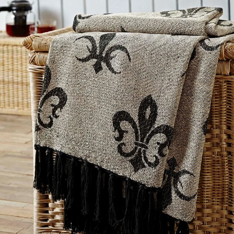 Silk blankets with a smooth and elegant touchSilk blankets with a smooth and elegant touchElysee Chenille Jacquard Woven Throw Silk blankets with a smooth and elegant touchSilk blankets with a smooth and elegant touchElysee Chenille Jacquard Woven Throw