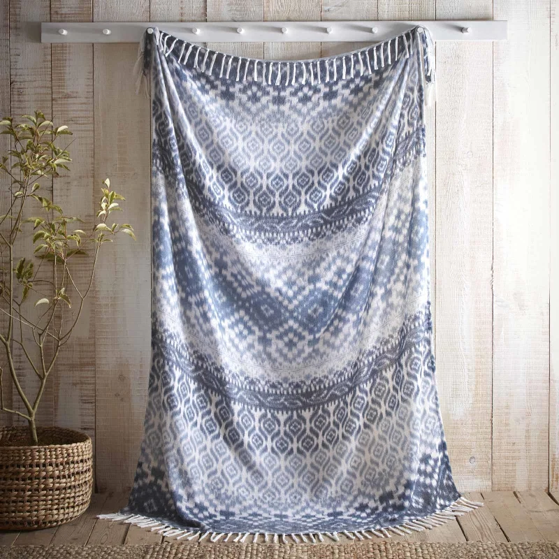 Alpaca wool blankets for a hypoallergenic and warm optionAlpaca wool blankets for a hypoallergenic and warm optionSakari Tasselled Throw Blue Alpaca wool blankets for a hypoallergenic and warm optionAlpaca wool blankets for a hypoallergenic and warm optionSakari Tasselled Throw Blue