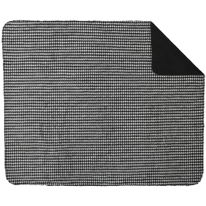 Fleece blankets for a cozy and plush textureFleece blankets for a cozy and plush textureDenali Black and White Houndstooth Throw Blanket Fleece blankets for a cozy and plush textureFleece blankets for a cozy and plush textureDenali Black and White Houndstooth Throw Blanket