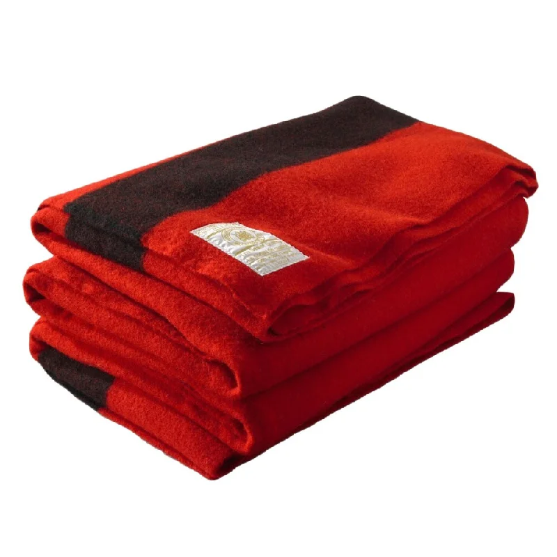 Chenille blankets with a thick and fuzzy textureChenille blankets with a thick and fuzzy textureWoolrich Hudson's Bay 8-Point Scarlet Blanket Chenille blankets with a thick and fuzzy textureChenille blankets with a thick and fuzzy textureWoolrich Hudson's Bay 8-Point Scarlet Blanket