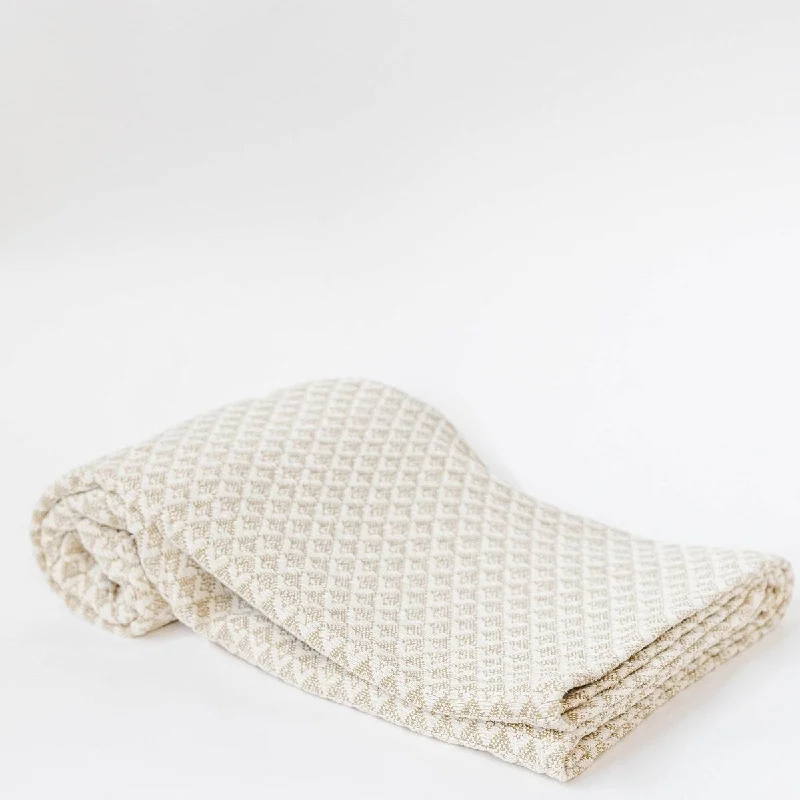 Silk blankets with a smooth and elegant touchSilk blankets with a smooth and elegant touchWoven Cream And Mustard Yellow Cotton Throw Silk blankets with a smooth and elegant touchSilk blankets with a smooth and elegant touchWoven Cream And Mustard Yellow Cotton Throw