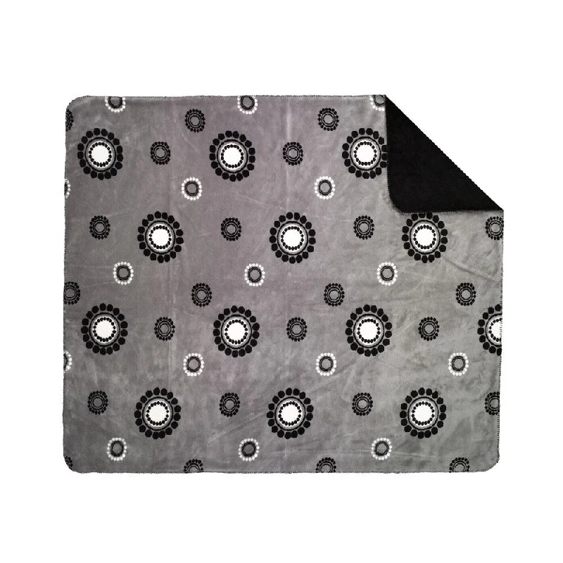 Cotton blankets for breathability and a lightweight feelCotton blankets for breathability and a lightweight feelDenali Grey Circles and Dots Throw Blanket Cotton blankets for breathability and a lightweight feelCotton blankets for breathability and a lightweight feelDenali Grey Circles and Dots Throw Blanket