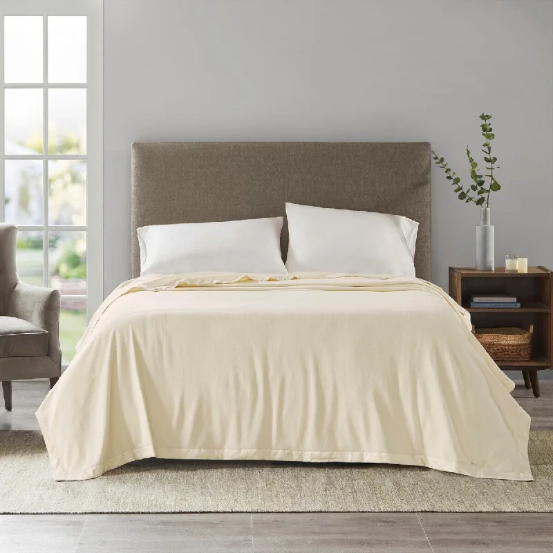 Cotton blankets for breathability and a lightweight feelCotton blankets for breathability and a lightweight feelTrue North by Sleep Philosophy Microfleece Blanket Cotton blankets for breathability and a lightweight feelCotton blankets for breathability and a lightweight feelTrue North by Sleep Philosophy Microfleece Blanket
