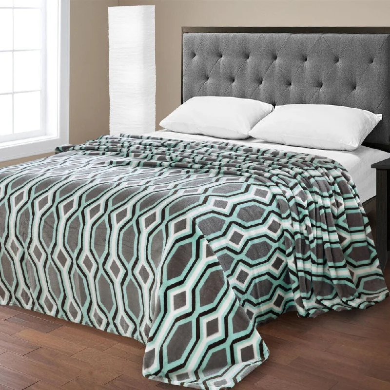 Chenille blankets with a thick and fuzzy textureChenille blankets with a thick and fuzzy textureUltra Plush Double Brushed Geometric Print Micro Fleece Blanket Chenille blankets with a thick and fuzzy textureChenille blankets with a thick and fuzzy textureUltra Plush Double Brushed Geometric Print Micro Fleece Blanket