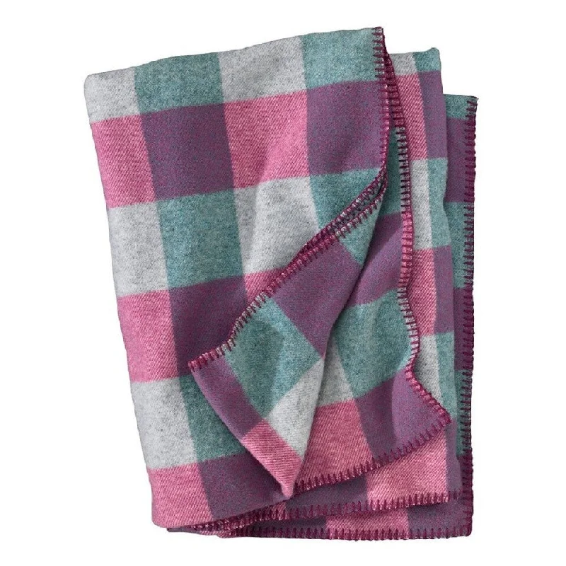 Cotton blankets for breathability and a lightweight feelCotton blankets for breathability and a lightweight feelWoolrich Fawn Grove Blanket Cotton blankets for breathability and a lightweight feelCotton blankets for breathability and a lightweight feelWoolrich Fawn Grove Blanket