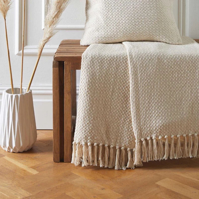 Wool blankets with natural warmth and insulationWool blankets with natural warmth and insulationHayden Eco-Friendly Throw Cream Wool blankets with natural warmth and insulationWool blankets with natural warmth and insulationHayden Eco-Friendly Throw Cream