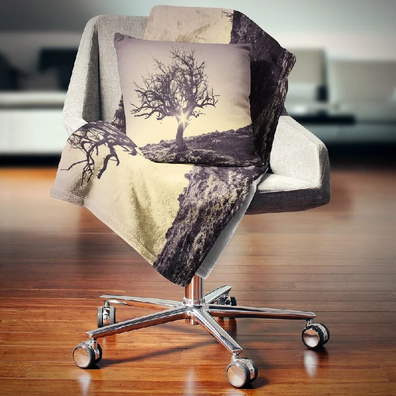 Silk blankets with a smooth and elegant touchSilk blankets with a smooth and elegant touchDesignart 'Lonely Grey Tree in Mountain' Landscape Fleece Throw Blanket Silk blankets with a smooth and elegant touchSilk blankets with a smooth and elegant touchDesignart 'Lonely Grey Tree in Mountain' Landscape Fleece Throw Blanket