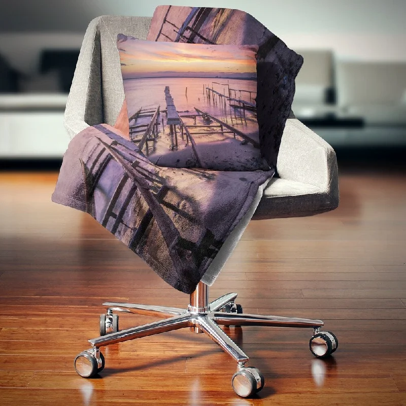 Mohair blankets with a unique sheen and softnessMohair blankets with a unique sheen and softnessDesignart 'Fishing Pier in Sea at Sunset' Seashore Throw Blanket Mohair blankets with a unique sheen and softnessMohair blankets with a unique sheen and softnessDesignart 'Fishing Pier in Sea at Sunset' Seashore Throw Blanket