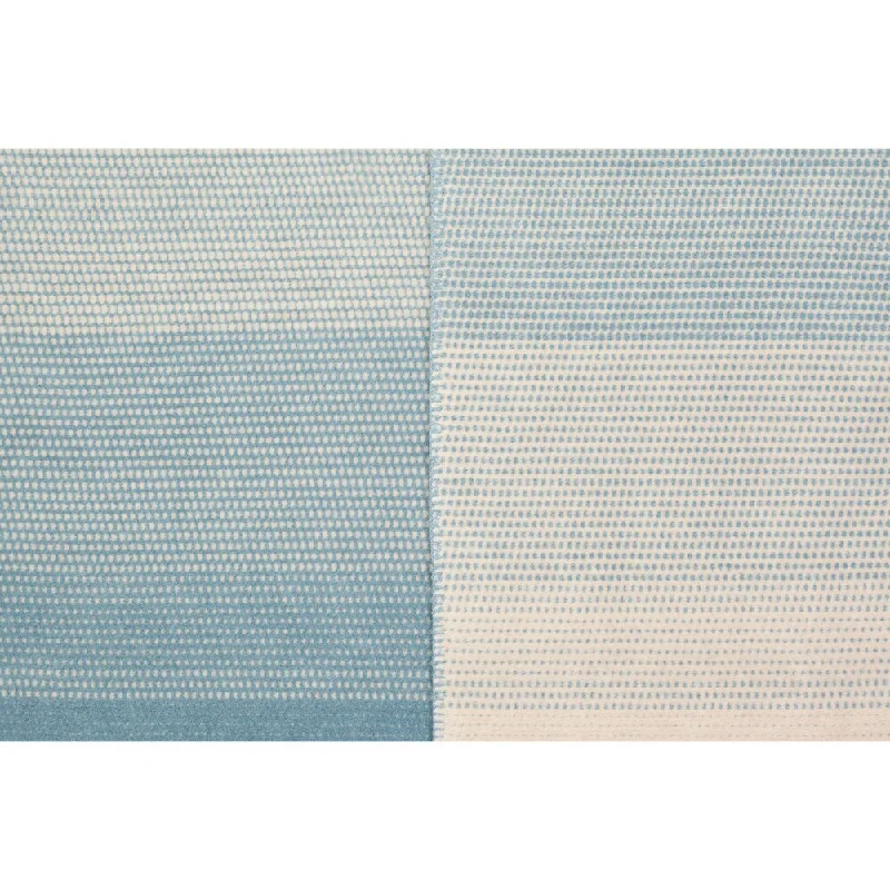 Light blue/Ivory