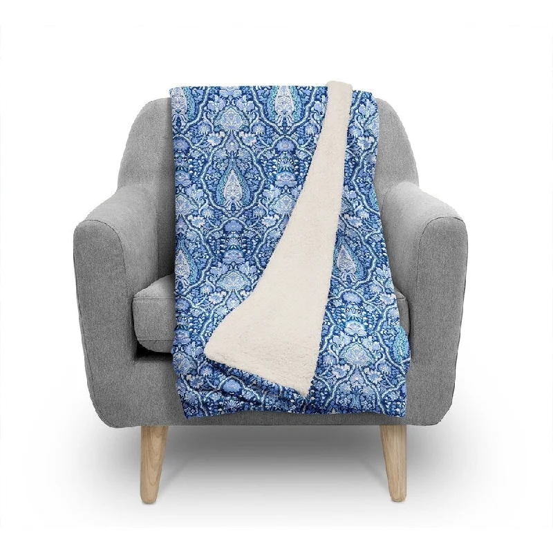 Alpaca wool blankets for a hypoallergenic and warm optionAlpaca wool blankets for a hypoallergenic and warm optionKIRMAN BLUE Sherpa Comforter By Kavka Designs Alpaca wool blankets for a hypoallergenic and warm optionAlpaca wool blankets for a hypoallergenic and warm optionKIRMAN BLUE Sherpa Comforter By Kavka Designs