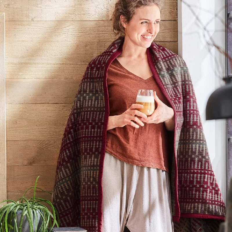 Linen blankets with a rustic and textured lookLinen blankets with a rustic and textured lookIBENA Jacquard Woven Burgundy Throw Blanket Tila Linen blankets with a rustic and textured lookLinen blankets with a rustic and textured lookIBENA Jacquard Woven Burgundy Throw Blanket Tila