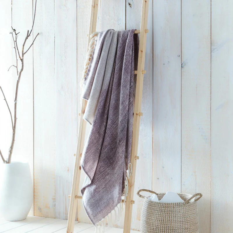 Fleece blankets for a cozy and plush textureFleece blankets for a cozy and plush textureBretton Eco Throw Mauve Fleece blankets for a cozy and plush textureFleece blankets for a cozy and plush textureBretton Eco Throw Mauve