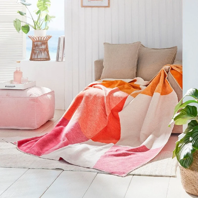 Chenille blankets with a thick and fuzzy textureChenille blankets with a thick and fuzzy textureIBENA Bright Geometric Throw Blanket 'Hawi' Chenille blankets with a thick and fuzzy textureChenille blankets with a thick and fuzzy textureIBENA Bright Geometric Throw Blanket 'Hawi'