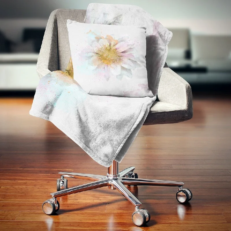 King - size blankets to cover large beds comfortablyKing - size blankets to cover large beds comfortablyDesignart 'Beautiful Flower with Yellow Stigma' Floral Throw Blanket King - size blankets to cover large beds comfortablyKing - size blankets to cover large beds comfortablyDesignart 'Beautiful Flower with Yellow Stigma' Floral Throw Blanket