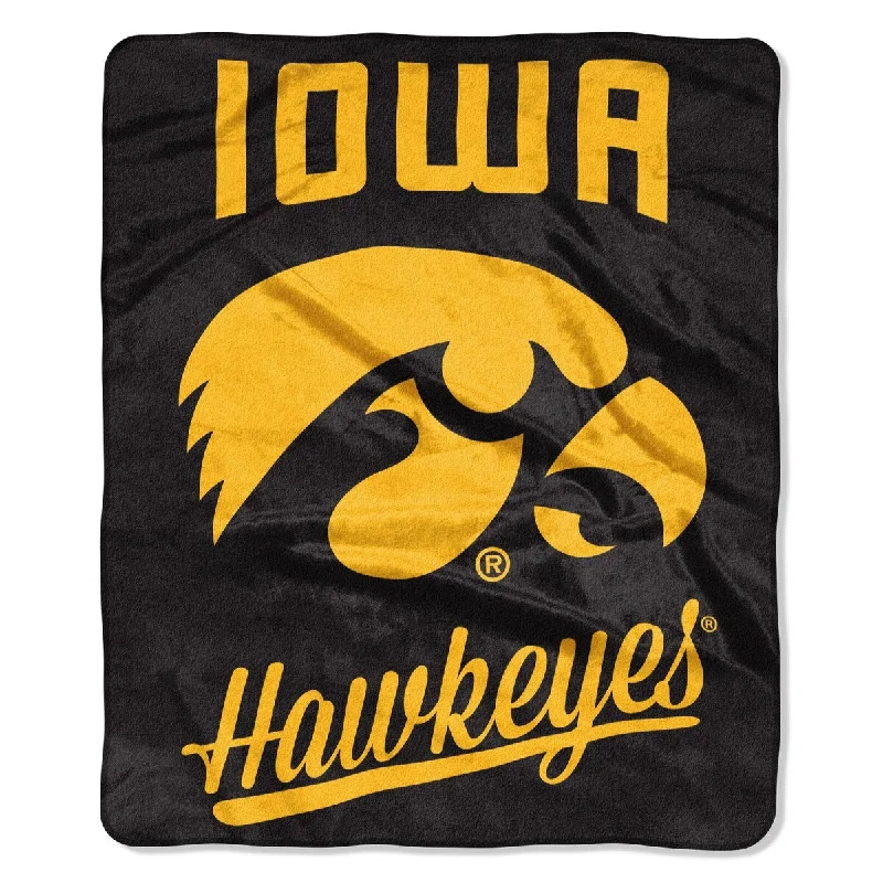 Chenille blankets with a thick and fuzzy textureChenille blankets with a thick and fuzzy textureCOL 0705 Iowa Alumni Raschel Chenille blankets with a thick and fuzzy textureChenille blankets with a thick and fuzzy textureCOL 0705 Iowa Alumni Raschel