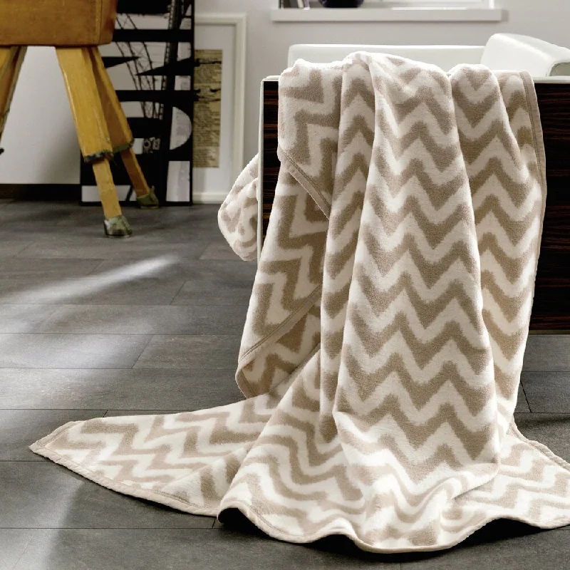 Rayon from bamboo blankets for a silky and breathable feelRayon from bamboo blankets for a silky and breathable feelIBENA Messina Shades of Nature Chevron Oversize Throw Rayon from bamboo blankets for a silky and breathable feelRayon from bamboo blankets for a silky and breathable feelIBENA Messina Shades of Nature Chevron Oversize Throw