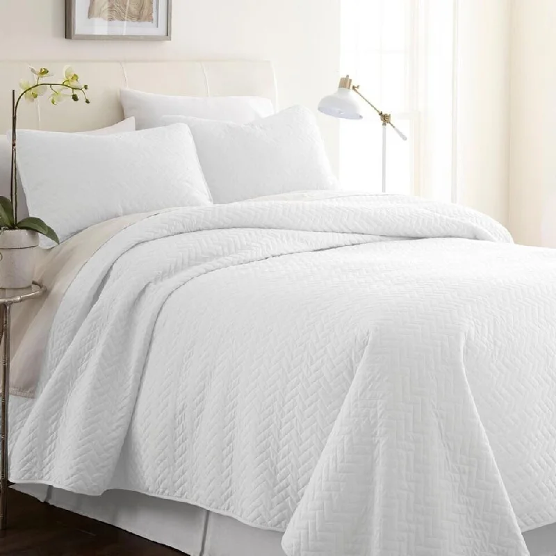 Cashmere blankets for ultimate softness and luxuryCashmere blankets for ultimate softness and luxury3pc Full/Queen Quilted Coverlet Set Softest Herring White Cashmere blankets for ultimate softness and luxuryCashmere blankets for ultimate softness and luxury3pc Full/Queen Quilted Coverlet Set Softest Herring White
