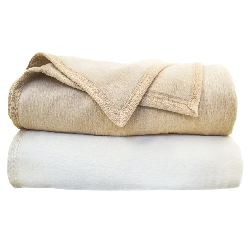 Linen blankets with a rustic and textured lookLinen blankets with a rustic and textured lookEuropean Luxury Cotton Blend Blanket Linen blankets with a rustic and textured lookLinen blankets with a rustic and textured lookEuropean Luxury Cotton Blend Blanket