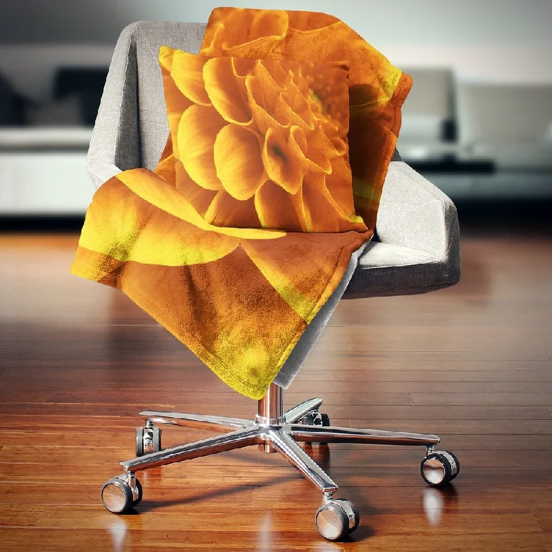 Chenille blankets with a thick and fuzzy textureChenille blankets with a thick and fuzzy textureDesignart 'Yellow Abstract Floral Design' Floral Throw Blanket Chenille blankets with a thick and fuzzy textureChenille blankets with a thick and fuzzy textureDesignart 'Yellow Abstract Floral Design' Floral Throw Blanket