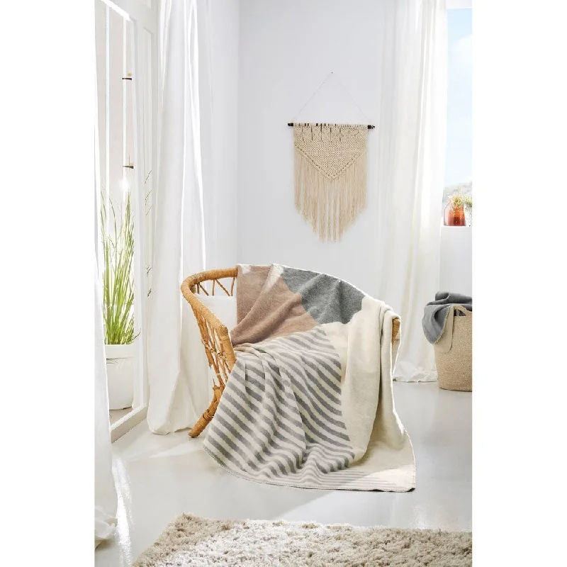 Cashmere blankets for ultimate softness and luxuryCashmere blankets for ultimate softness and luxuryIBENA Amsterdam Jacquard Throw Cashmere blankets for ultimate softness and luxuryCashmere blankets for ultimate softness and luxuryIBENA Amsterdam Jacquard Throw