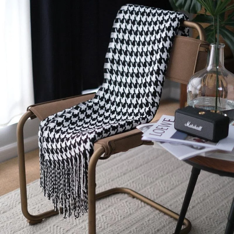 King - size blankets to cover large beds comfortablyKing - size blankets to cover large beds comfortablyFrancis Houndstooth Blanket Throw