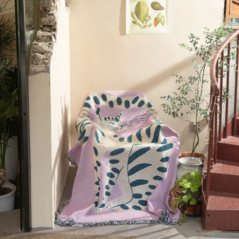 Silk blankets with a smooth and elegant touchSilk blankets with a smooth and elegant touchCats Bohemia Throw Blanket