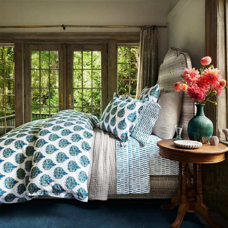 Plush Pillows for a Cozy BedBilva Peacock Organic Duvet