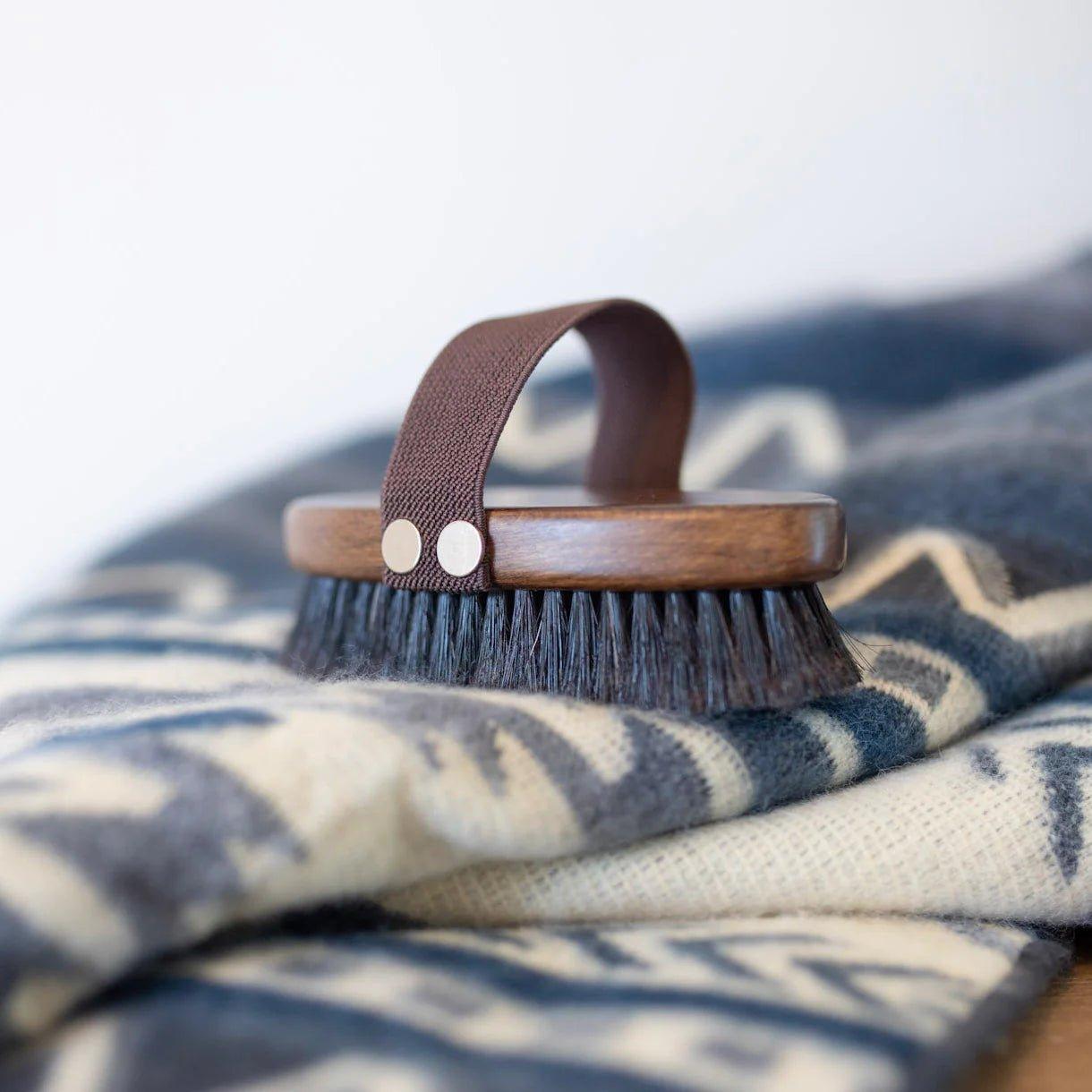 Bamboo fiber blankets with natural antibacterial propertiesUltimate Blanket Brush