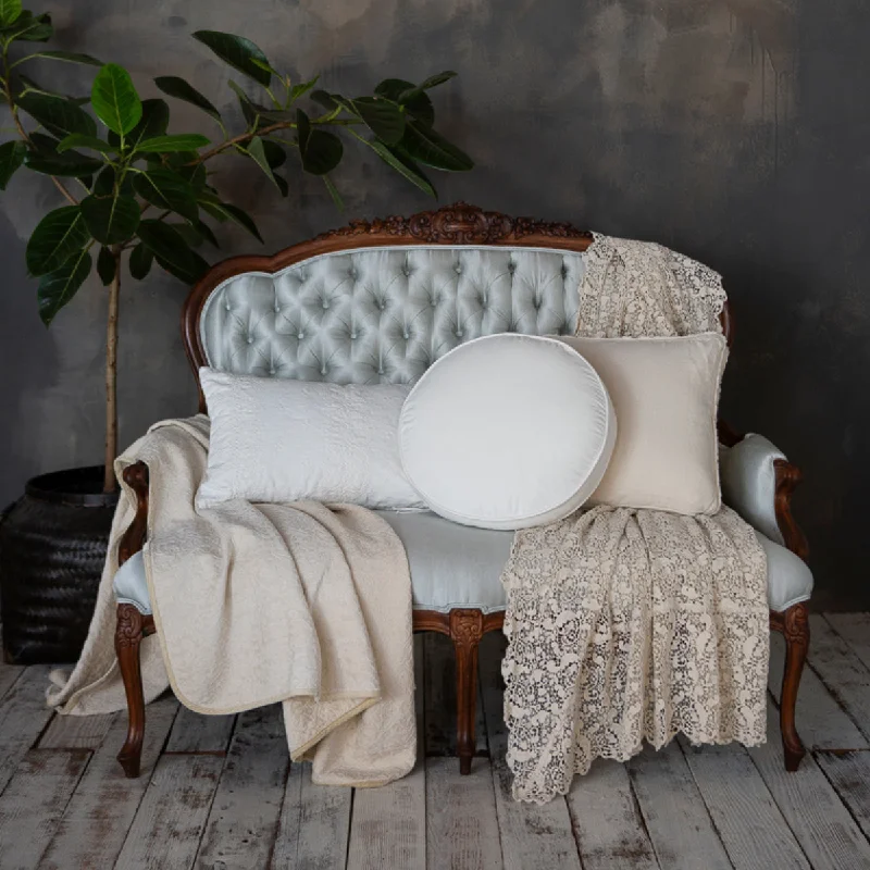Mohair blankets with a unique sheen and softnessAllora Bed Scarf