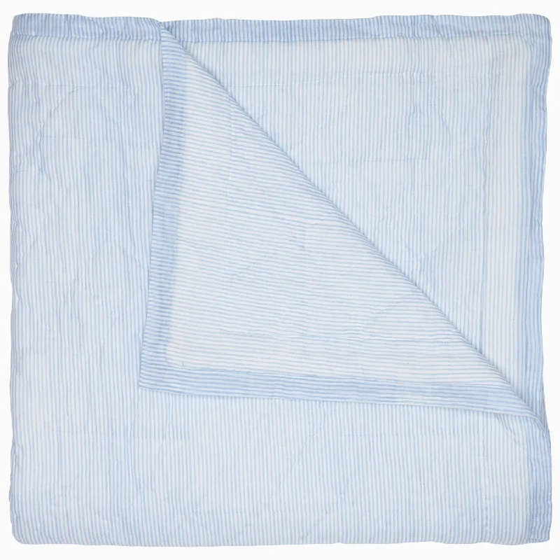 Adjustable Pillows for Customized ComfortNandi Light Indigo Quilt