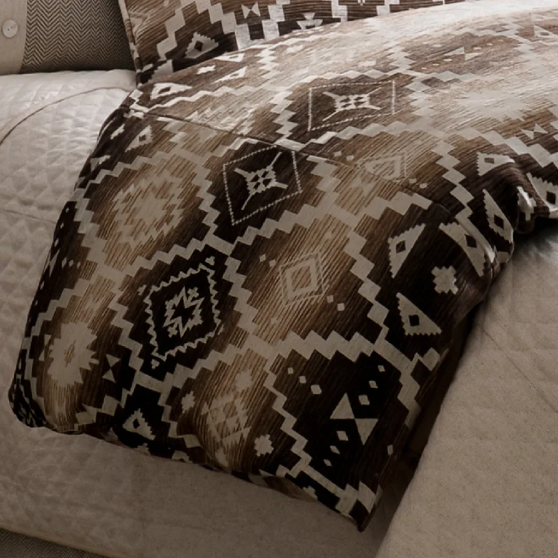 Rayon from bamboo blankets for a silky and breathable feelHiEnd Accents Chalet Aztec Duvet