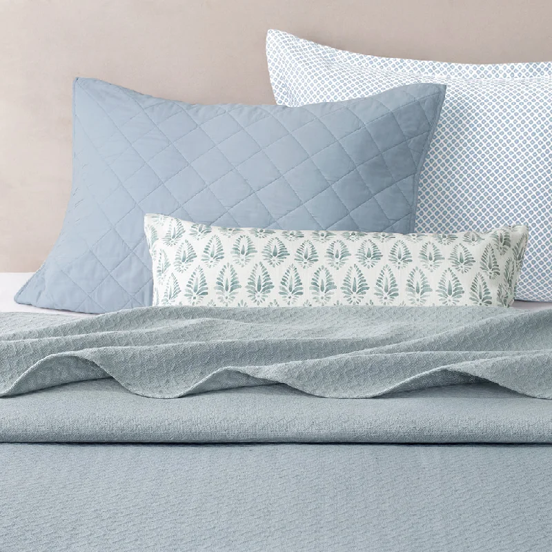 Alpaca wool blankets for a hypoallergenic and warm optionThe French Blue Diamond Ikat Cotton Blanket Alpaca wool blankets for a hypoallergenic and warm optionThe French Blue Diamond Ikat Cotton Blanket