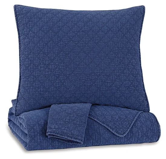 Natural latex and organic cotton blend mattressesRyter 3-Piece King Coverlet Set Natural latex and organic cotton blend mattressesRyter 3-Piece King Coverlet Set