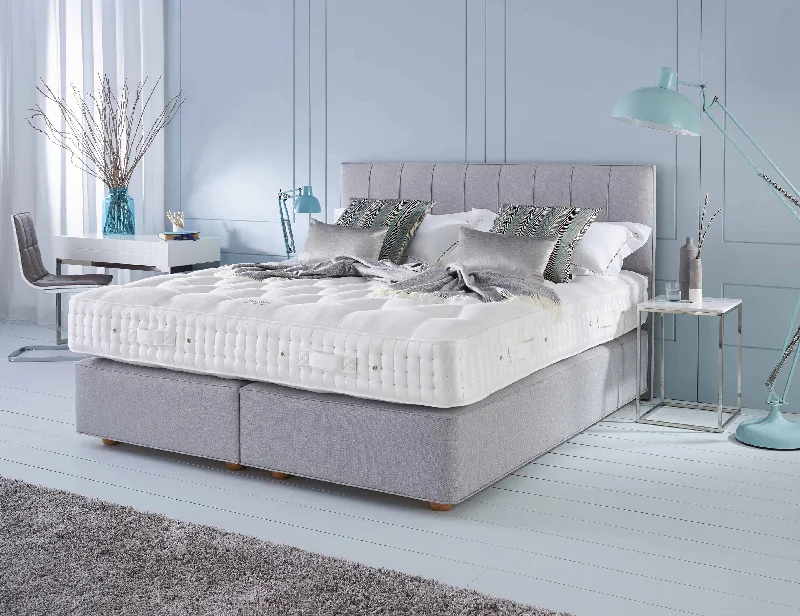 Hybrid mattresses combining foam and innerspring technologyVispring Regal Superb Plush Mattress Hybrid mattresses combining foam and innerspring technologyVispring Regal Superb Plush Mattress