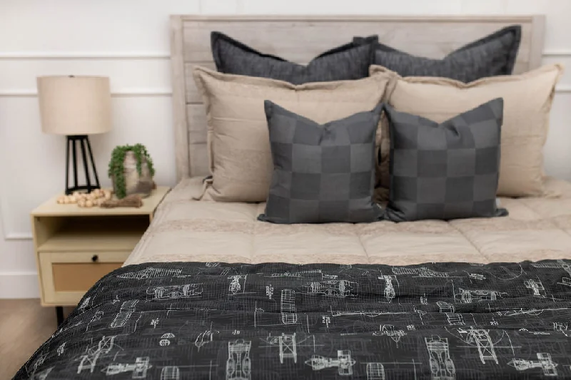 Chenille blankets with a thick and fuzzy textureAce Blanket