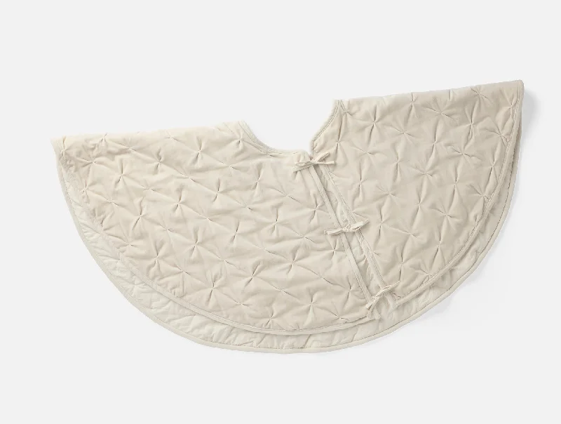 Adjustable Pillows for Customized ComfortVelvet Tufted Organic Tree Skirt