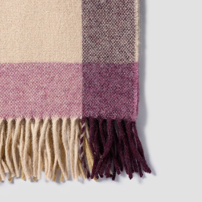 Silk blankets with a smooth and elegant touchMoorland Border Wool Blanket